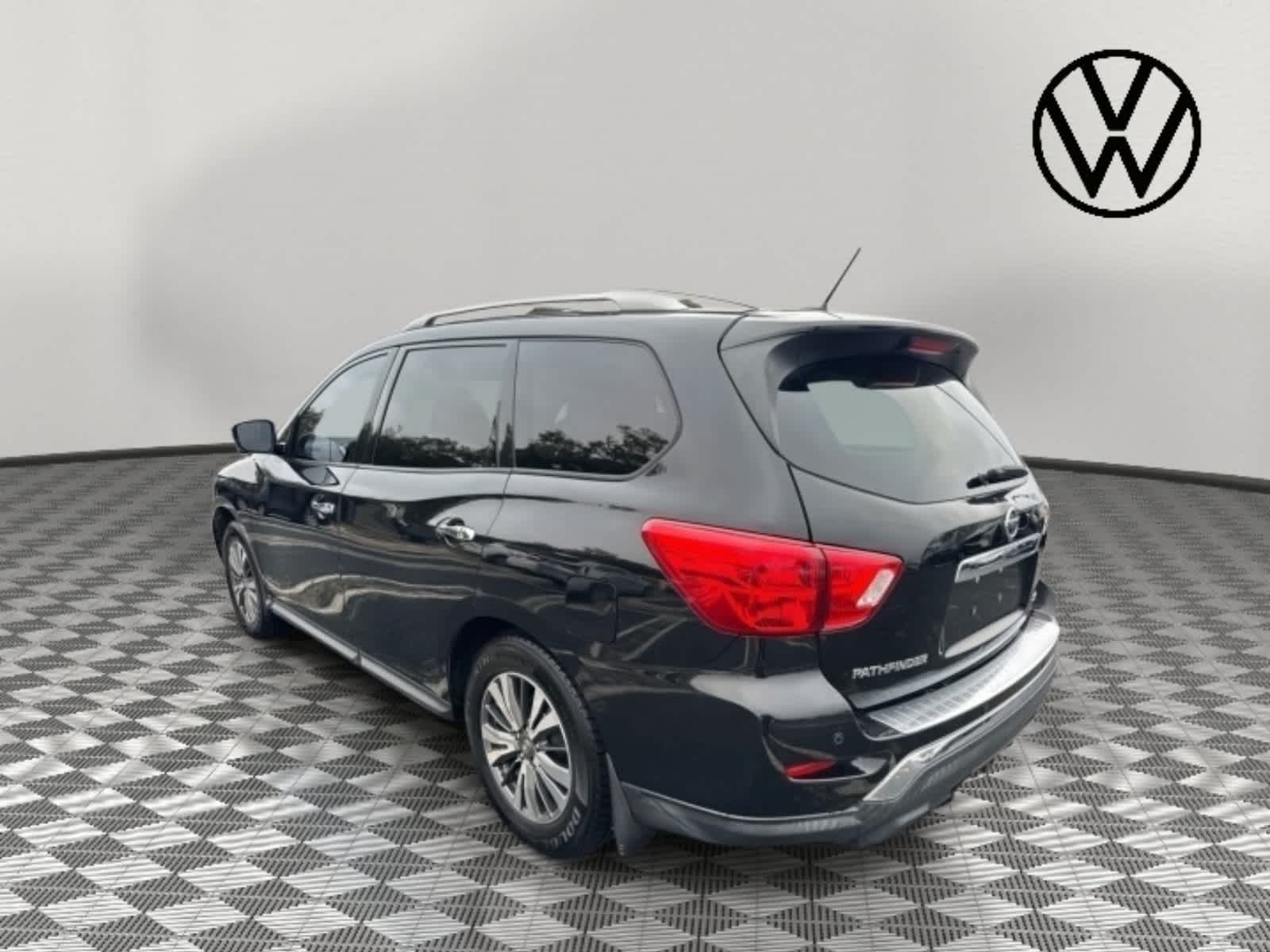 2017 Nissan Pathfinder SL