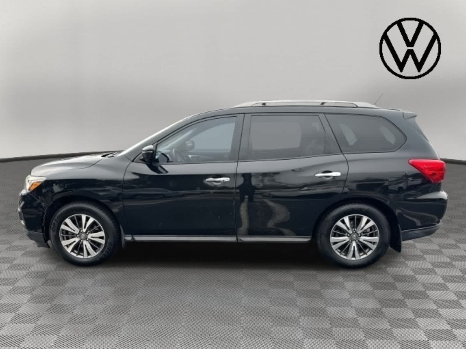 2017 Nissan Pathfinder SL