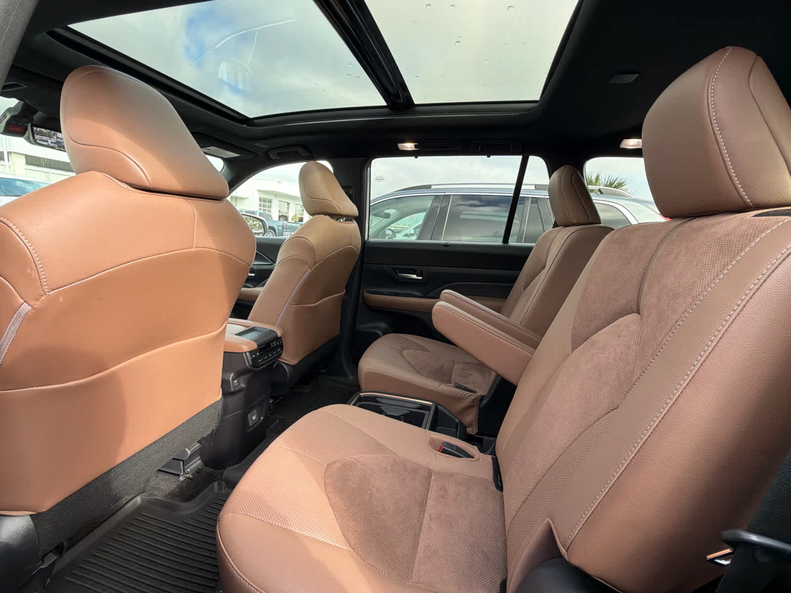 2024 Toyota Grand Highlander Hybrid MAX Platinum