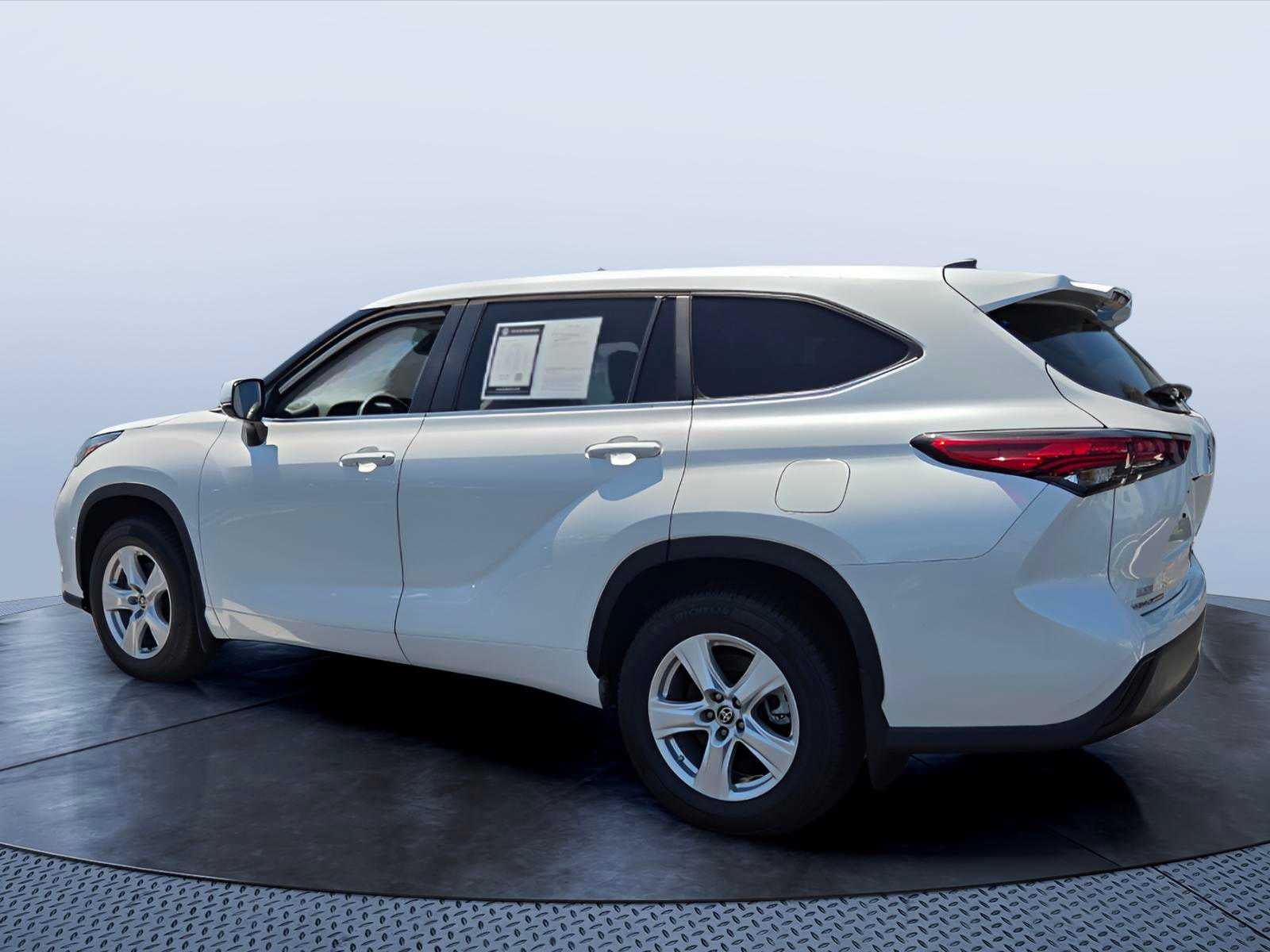 2023 Toyota Highlander LE