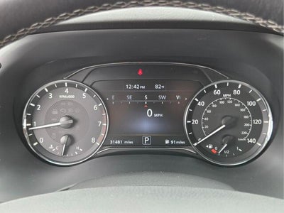 2023 INFINITI QX80 LUXE