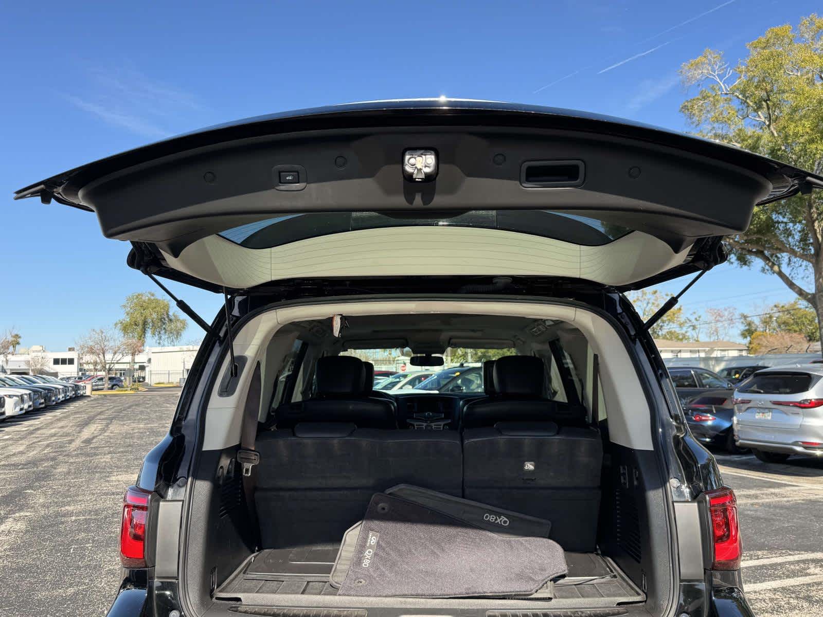 2019 INFINITI QX80 LUXE