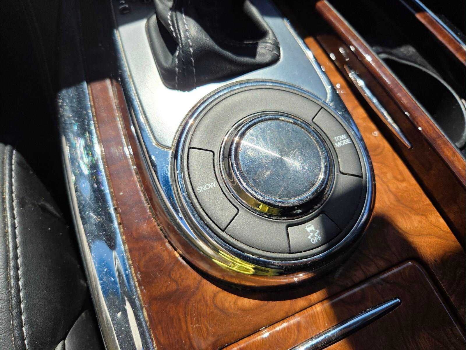 2015 INFINITI QX80 Base