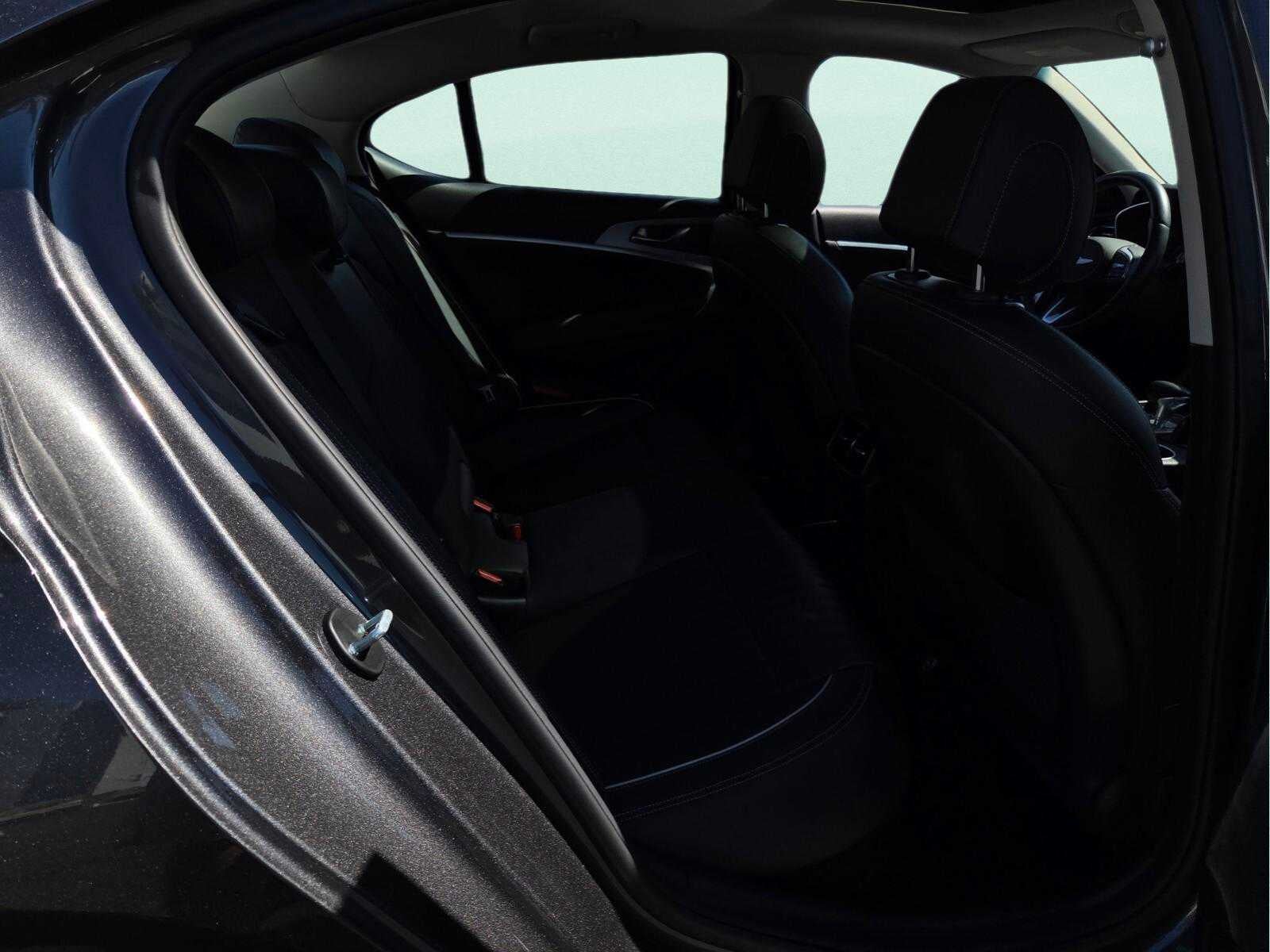 2021 Genesis G70 2.0T