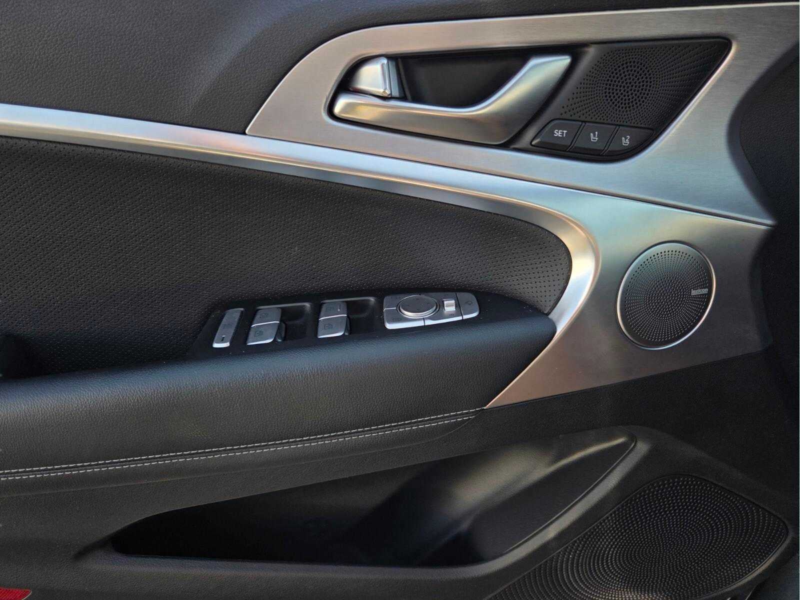 2021 Genesis G70 2.0T