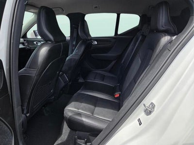 2019 Volvo XC40 Momentum