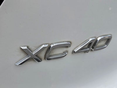 2019 Volvo XC40 Momentum