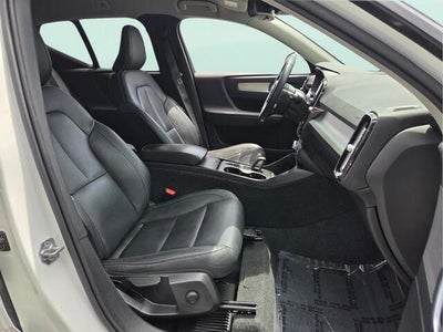 2019 Volvo XC40 Momentum
