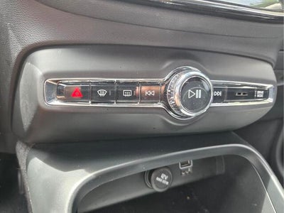 2019 Volvo XC40 Momentum