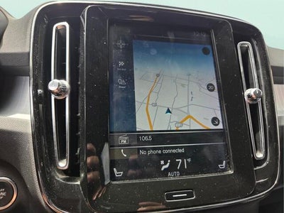2019 Volvo XC40 Momentum