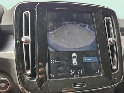 2019 Volvo XC40 Momentum