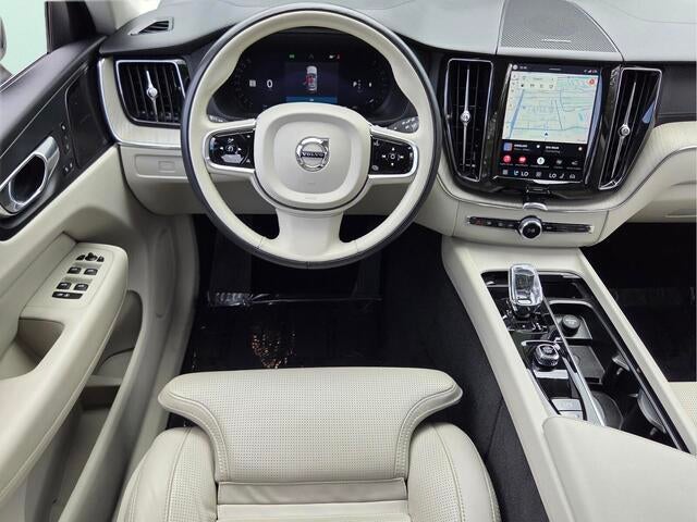 2023 Volvo XC60 Ultimate Bright Theme