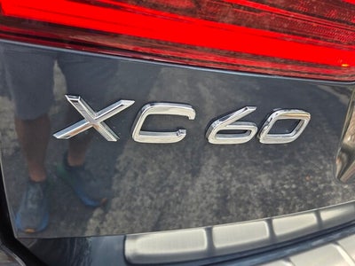 2023 Volvo XC60 Ultimate Bright Theme