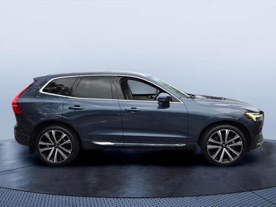 2023 Volvo XC60 Ultimate Bright Theme
