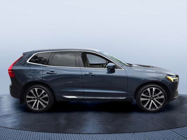 2023 Volvo XC60 Ultimate Bright Theme