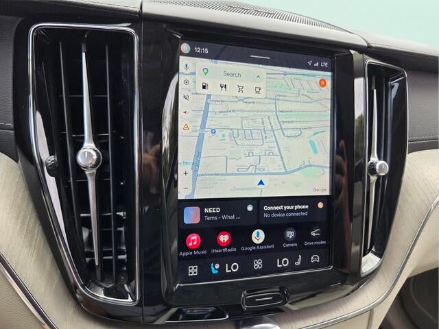 2023 Volvo XC60 Ultimate Bright Theme
