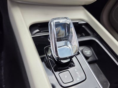 2023 Volvo XC60 Ultimate Bright Theme