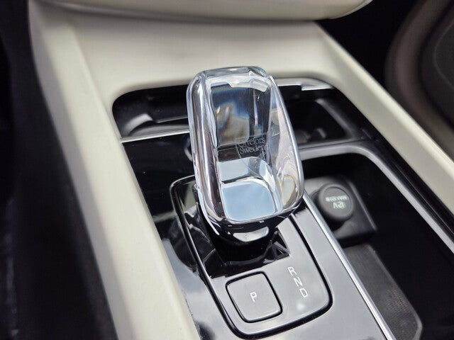 2023 Volvo XC60 Ultimate Bright Theme