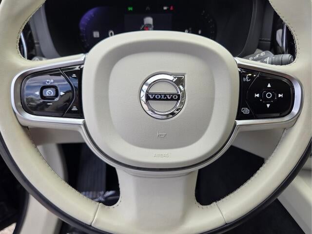 2023 Volvo XC60 Ultimate Bright Theme