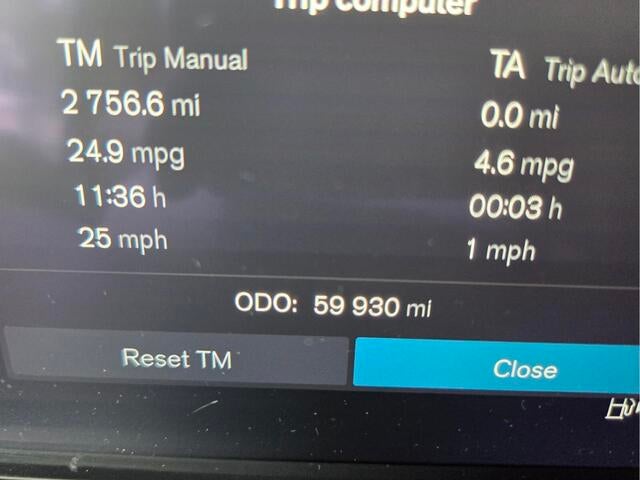 2023 Volvo XC60 Ultimate Bright Theme