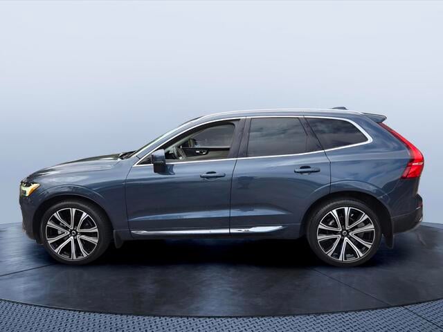 2023 Volvo XC60 Ultimate Bright Theme