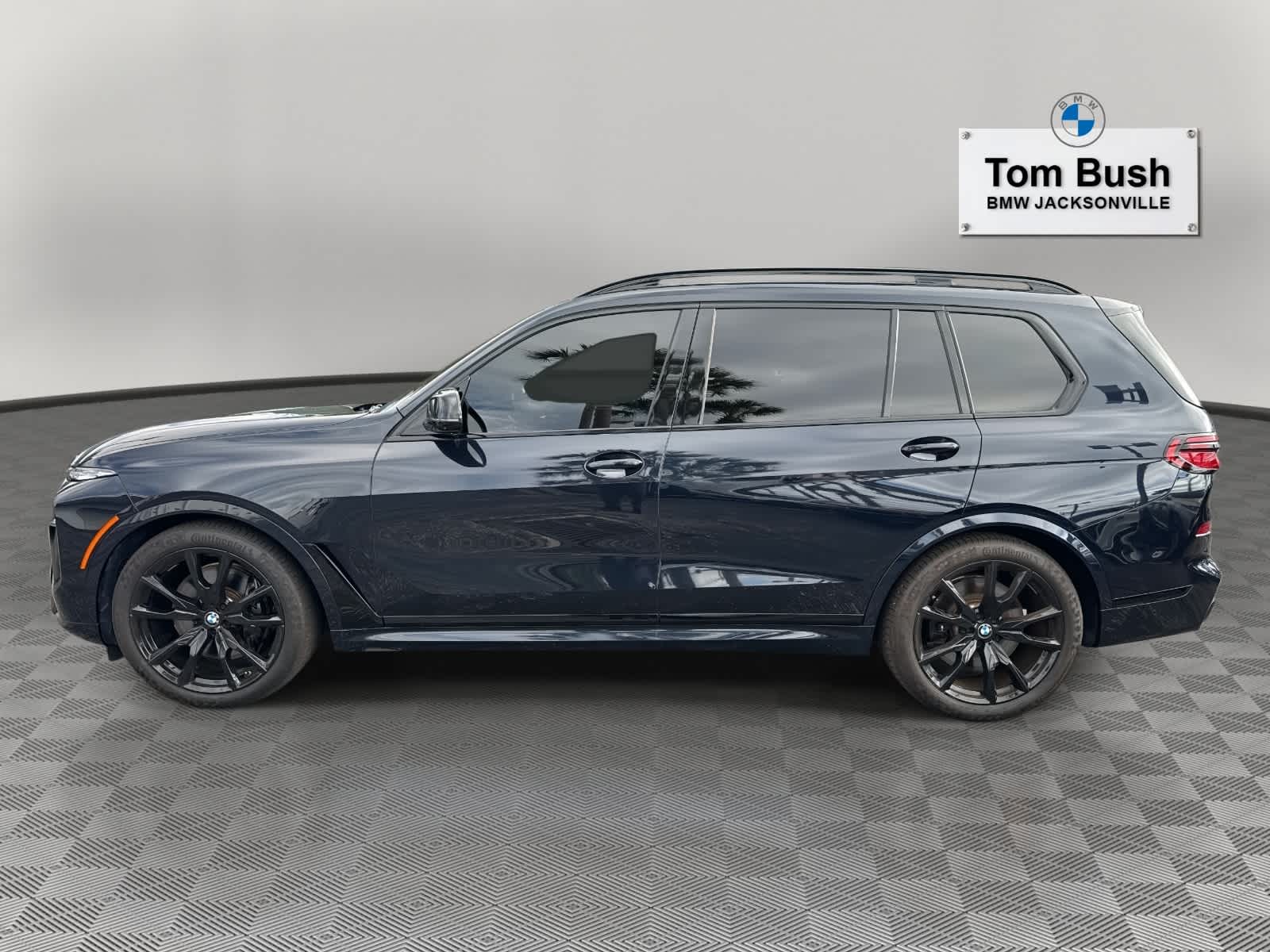 2024 BMW X7 M60i