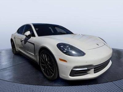 2018 Porsche PANAMERA Base