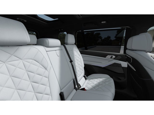 2027 BMW X7 Base