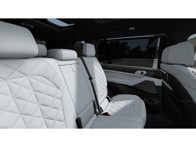 2027 BMW X7 Base