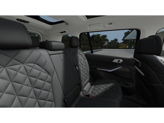 2027 BMW X7 Base