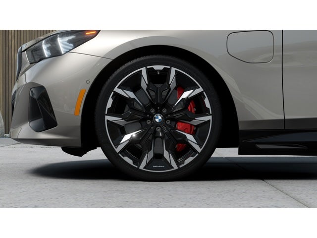 2027 BMW 550e Base