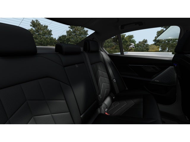 2026 BMW 550e Base