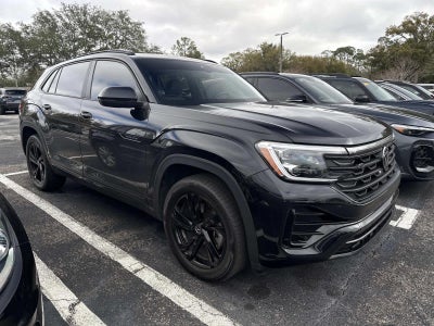 2025 Volkswagen Atlas Cross Sport 2.0T SEL R-Line Black