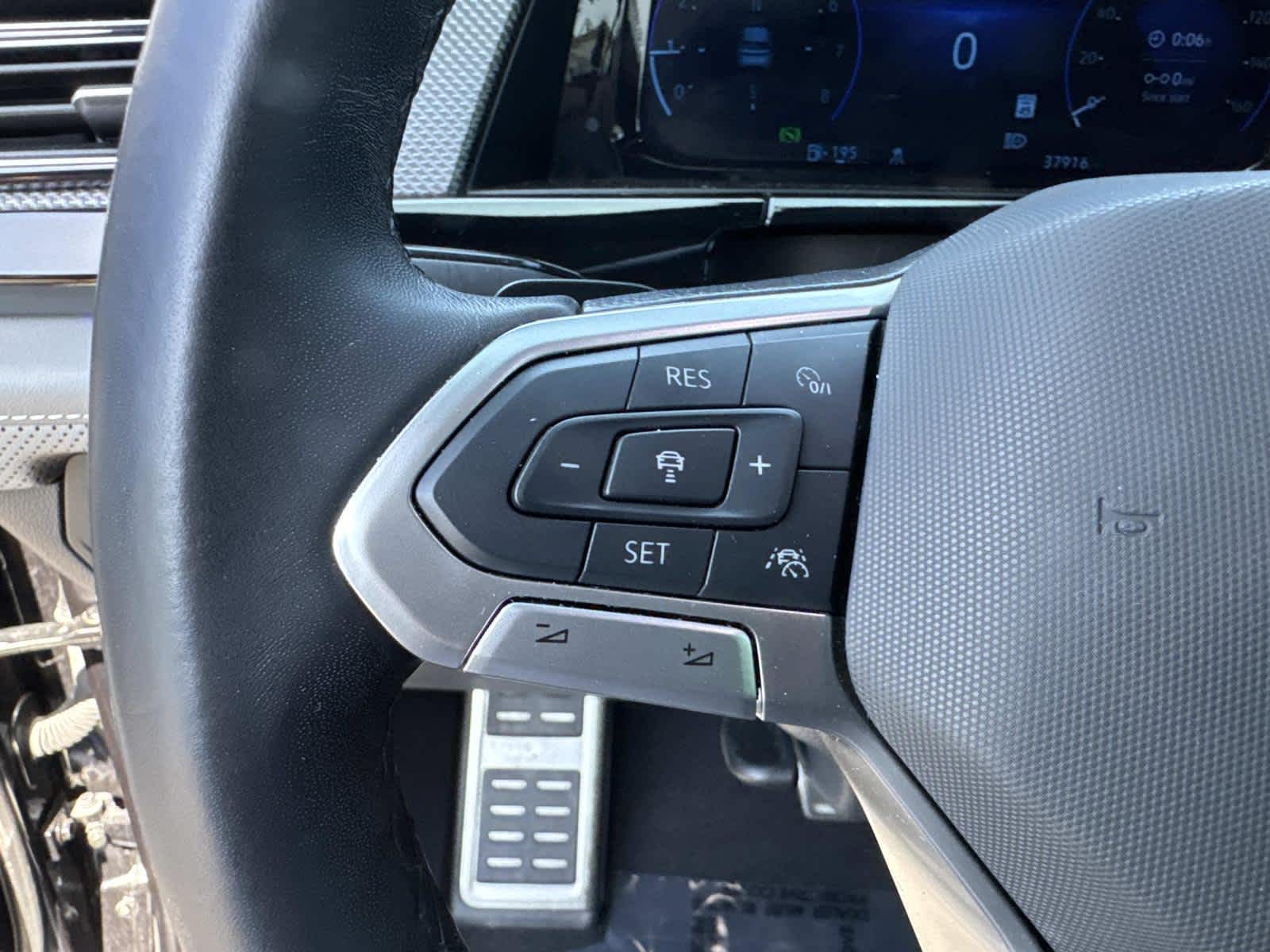 2025 Volkswagen Atlas Cross Sport 2.0T SEL R-Line Black