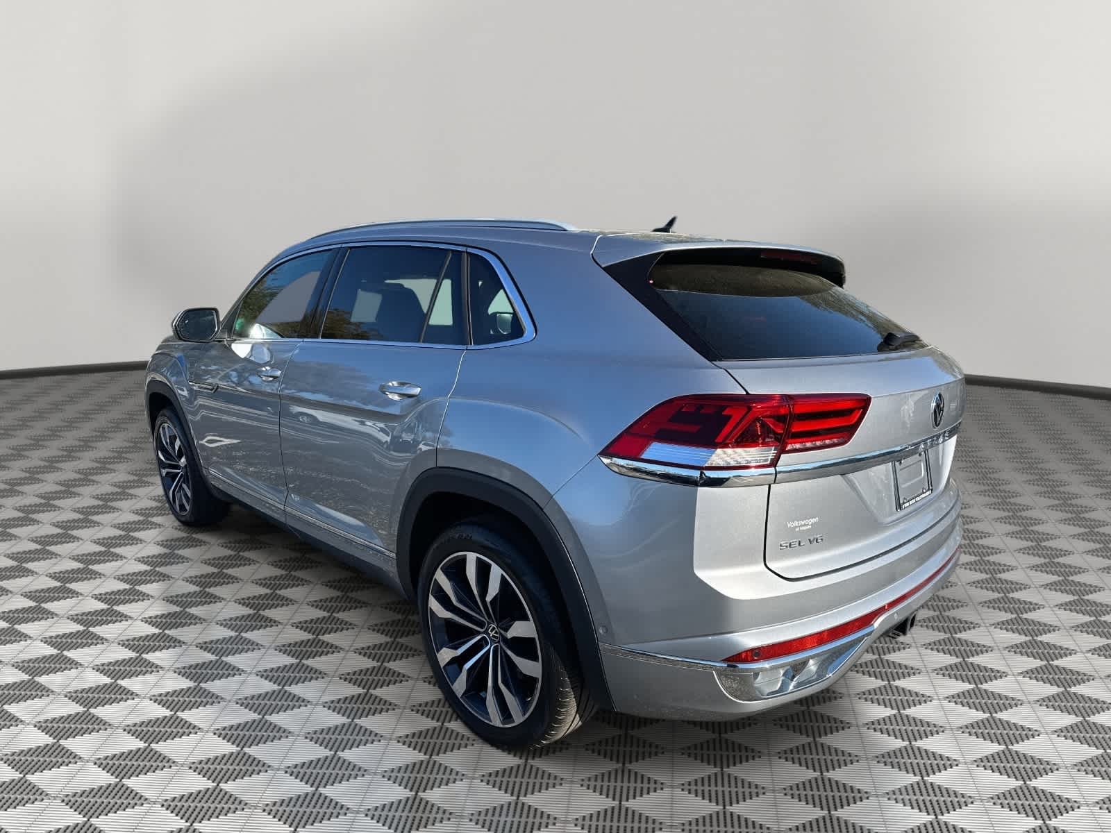 2022 Volkswagen Atlas Cross Sport 3.6L V6 SEL Premium R-Line