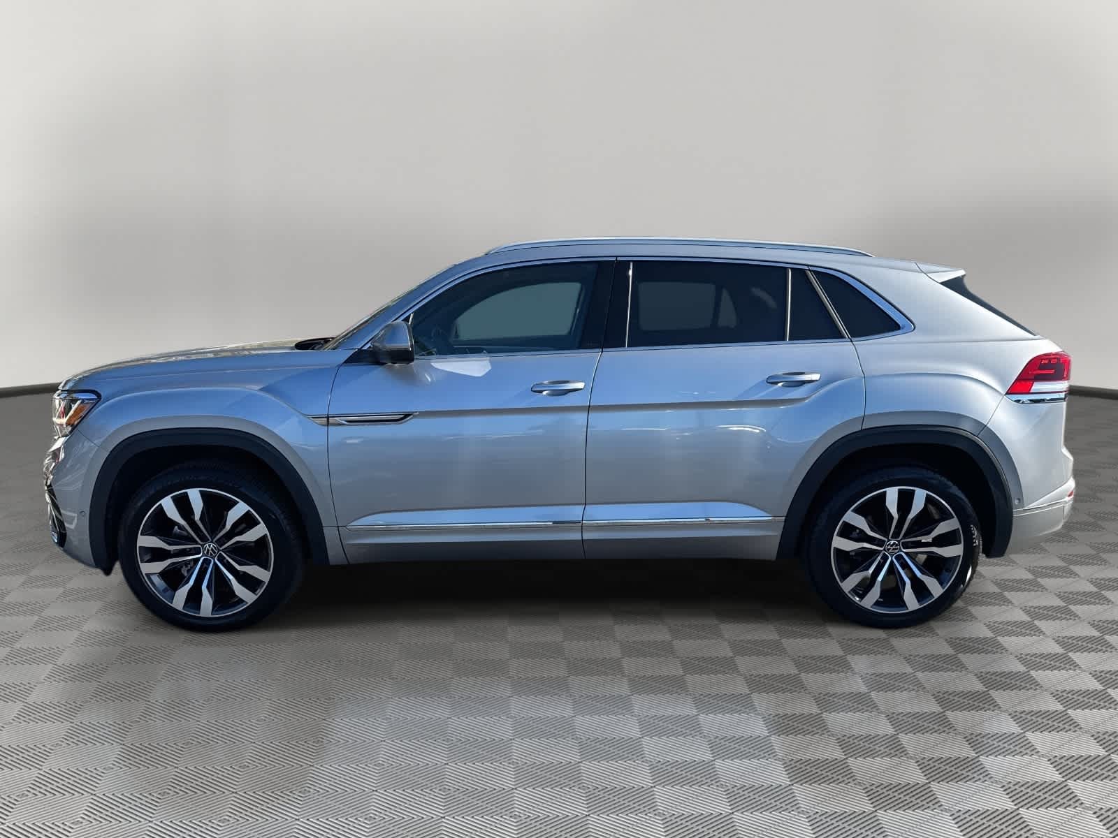 2022 Volkswagen Atlas Cross Sport 3.6L V6 SEL Premium R-Line