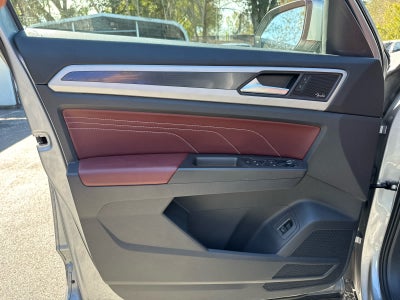 2022 Volkswagen Atlas Cross Sport 3.6L V6 SEL Premium R-Line