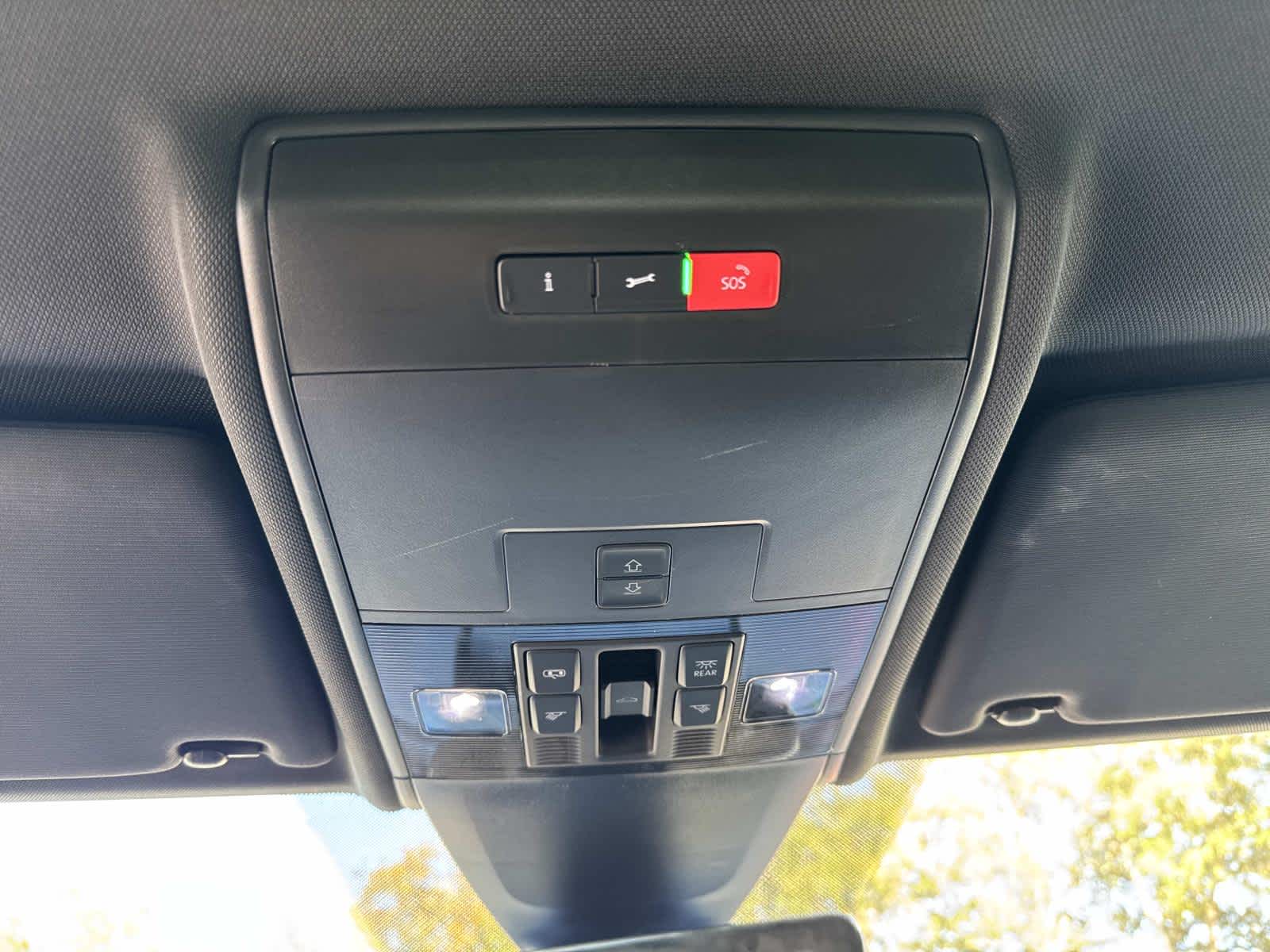 2022 Volkswagen Atlas Cross Sport 3.6L V6 SEL Premium R-Line