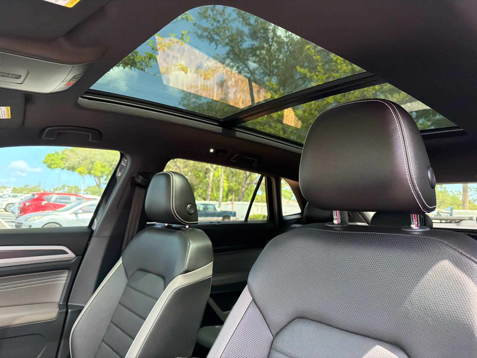 2023 Volkswagen Atlas Cross Sport 3.6L V6 SEL Premium R-Line