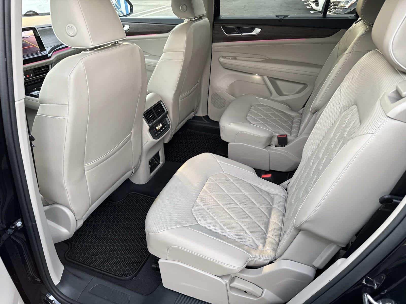 2024 Volkswagen Atlas 2.0T SEL Premium R-Line