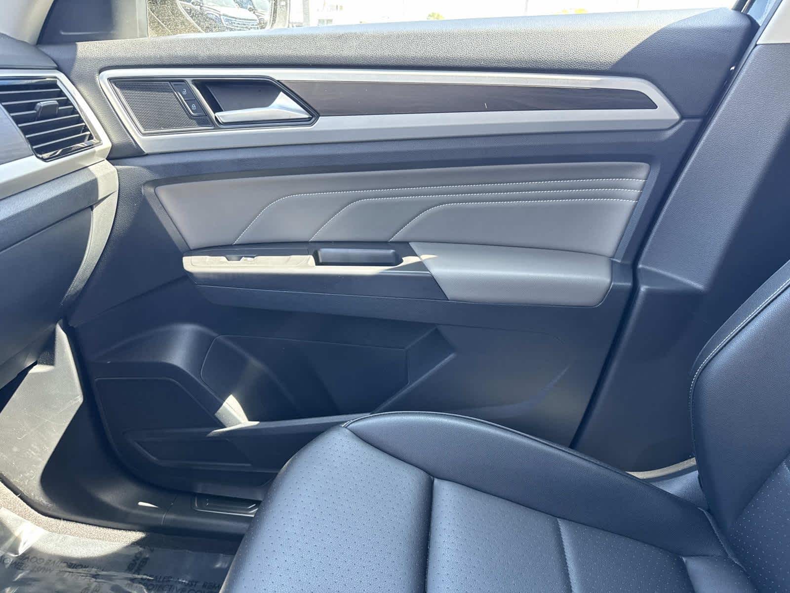 2023 Volkswagen Atlas 2.0T SE w/Technology