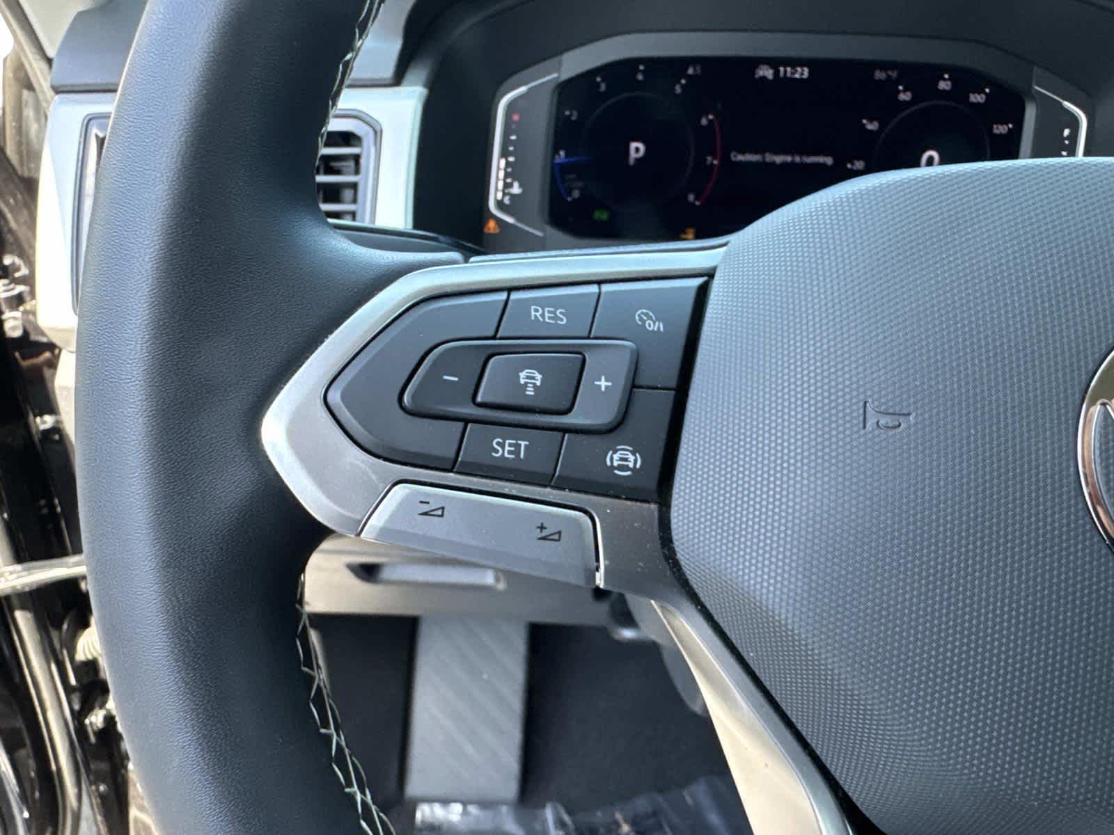 2023 Volkswagen Atlas 2.0T SE w/Technology