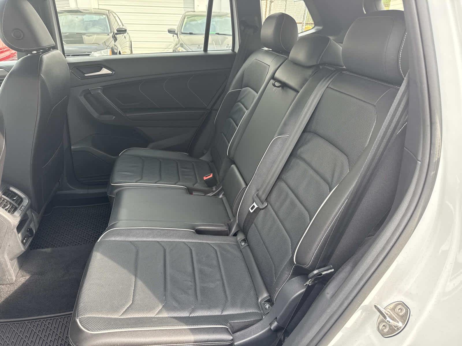 2023 Volkswagen Tiguan SEL R-Line