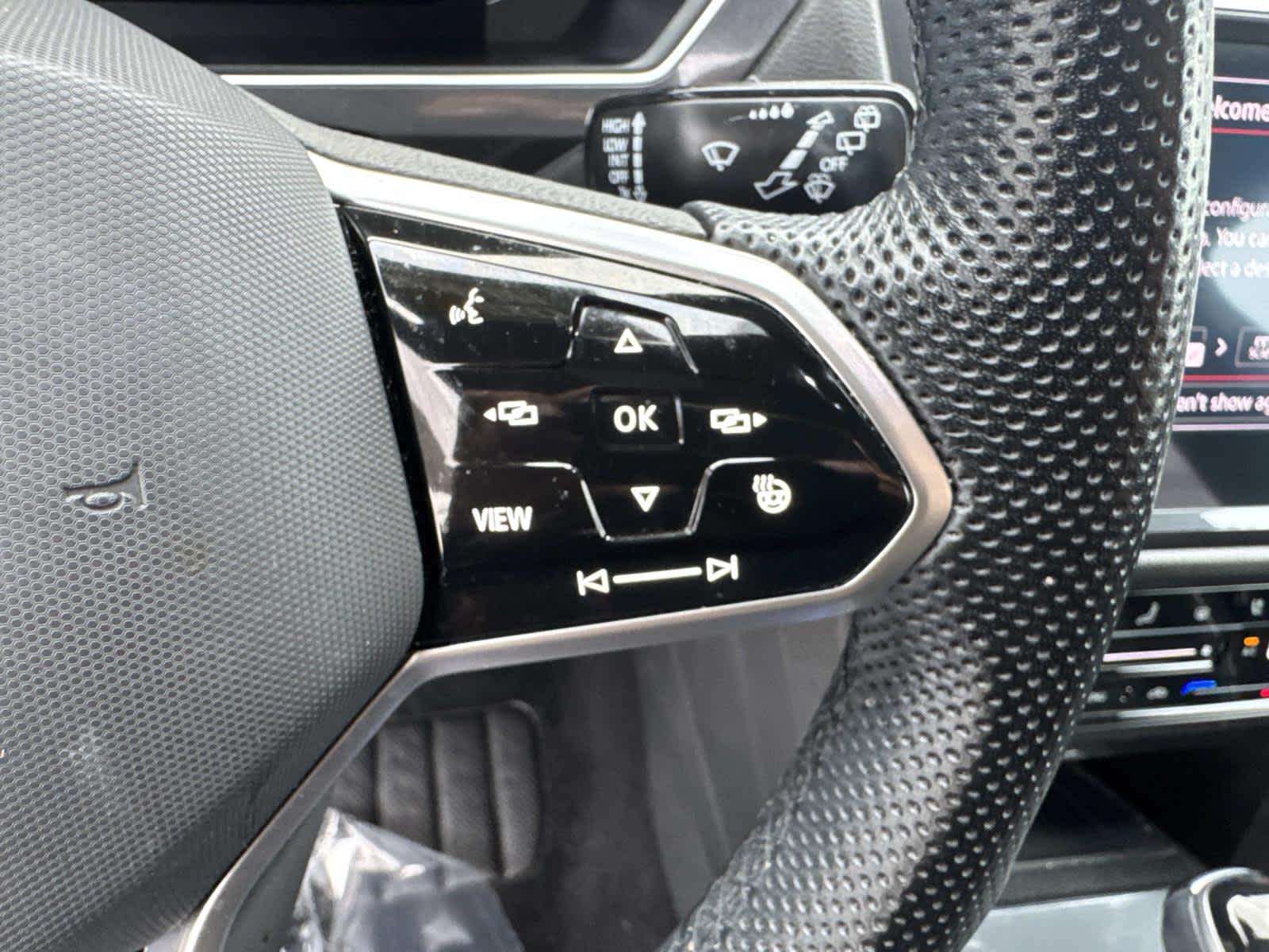 2023 Volkswagen Tiguan SEL R-Line