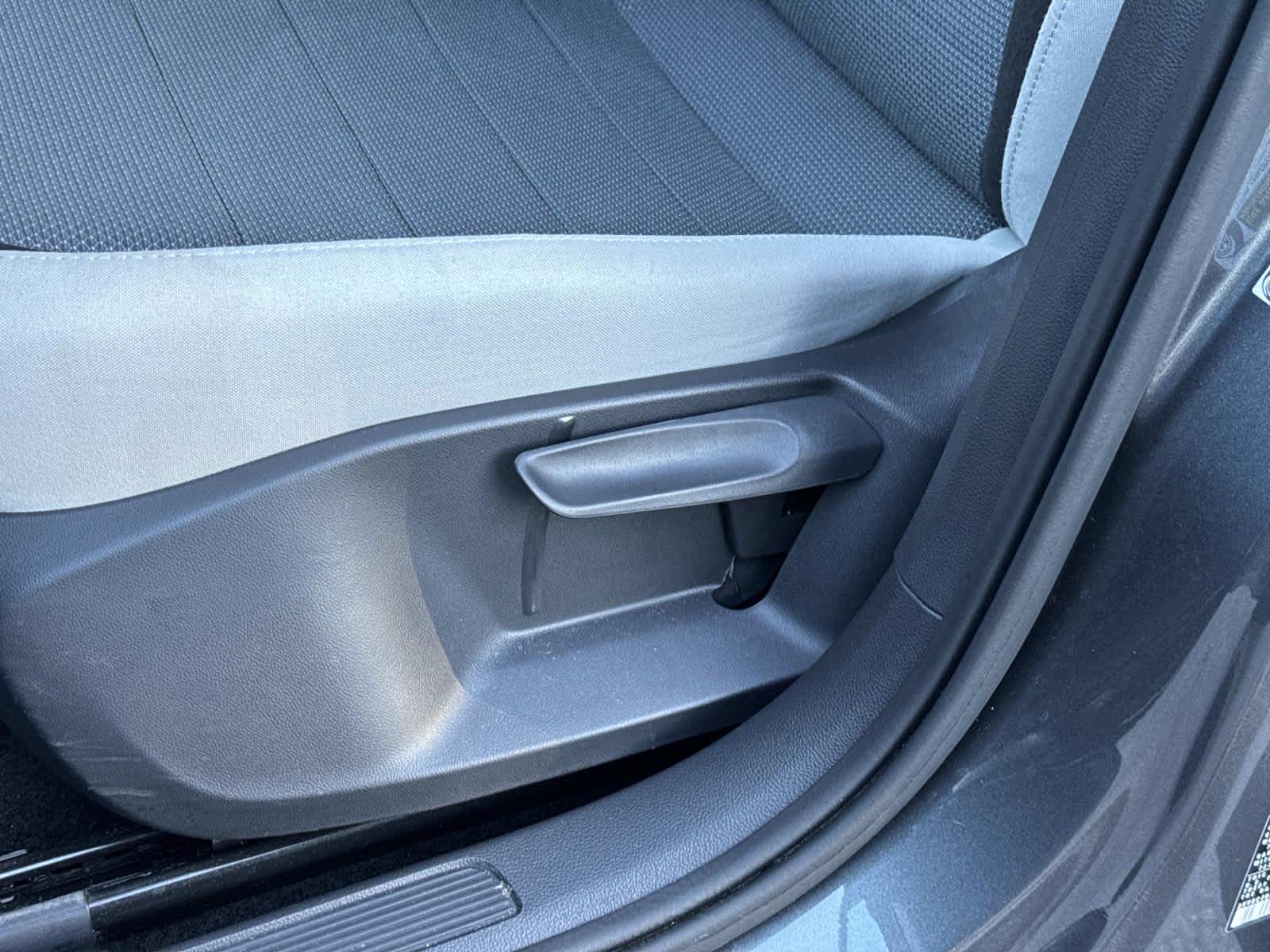 2025 Volkswagen Taos S