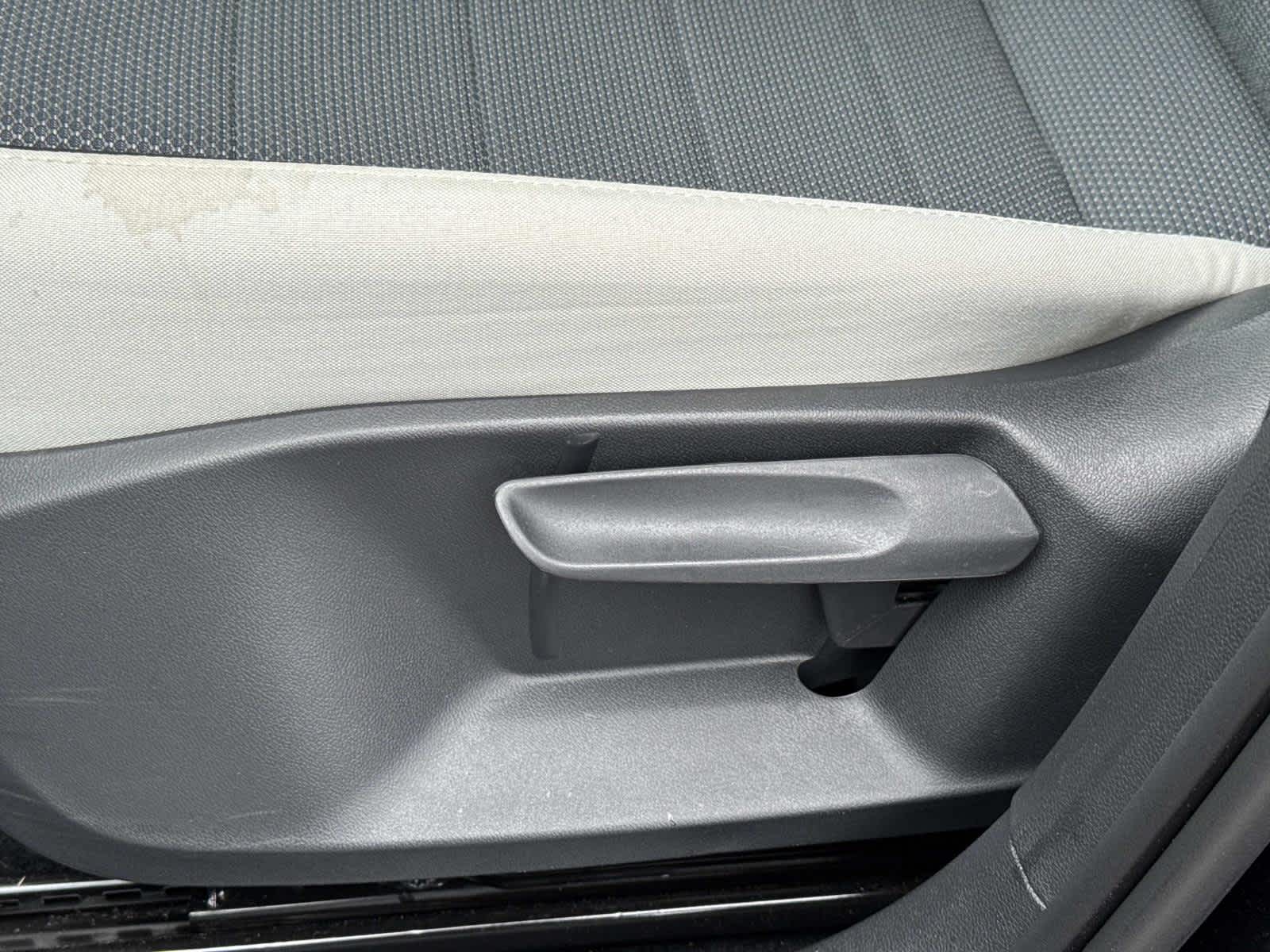 2025 Volkswagen Taos S