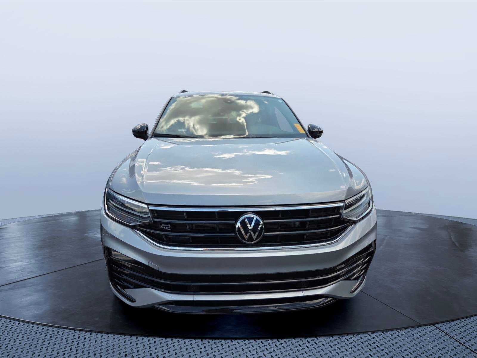 2024 Volkswagen Tiguan SE R-Line Black