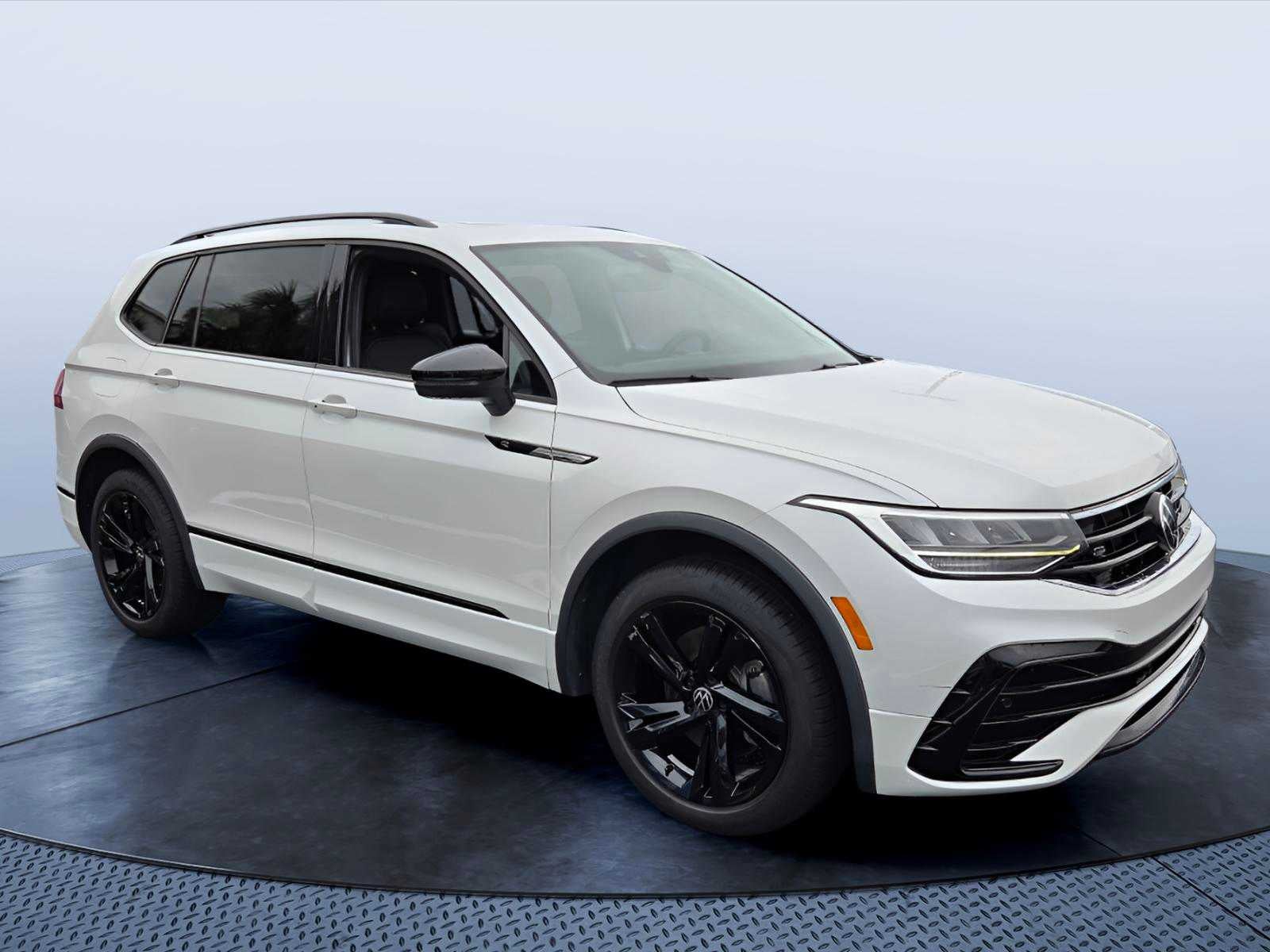 2023 Volkswagen Tiguan SE R-Line Black