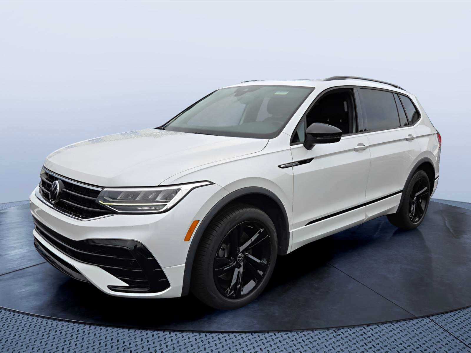 2023 Volkswagen Tiguan SE R-Line Black