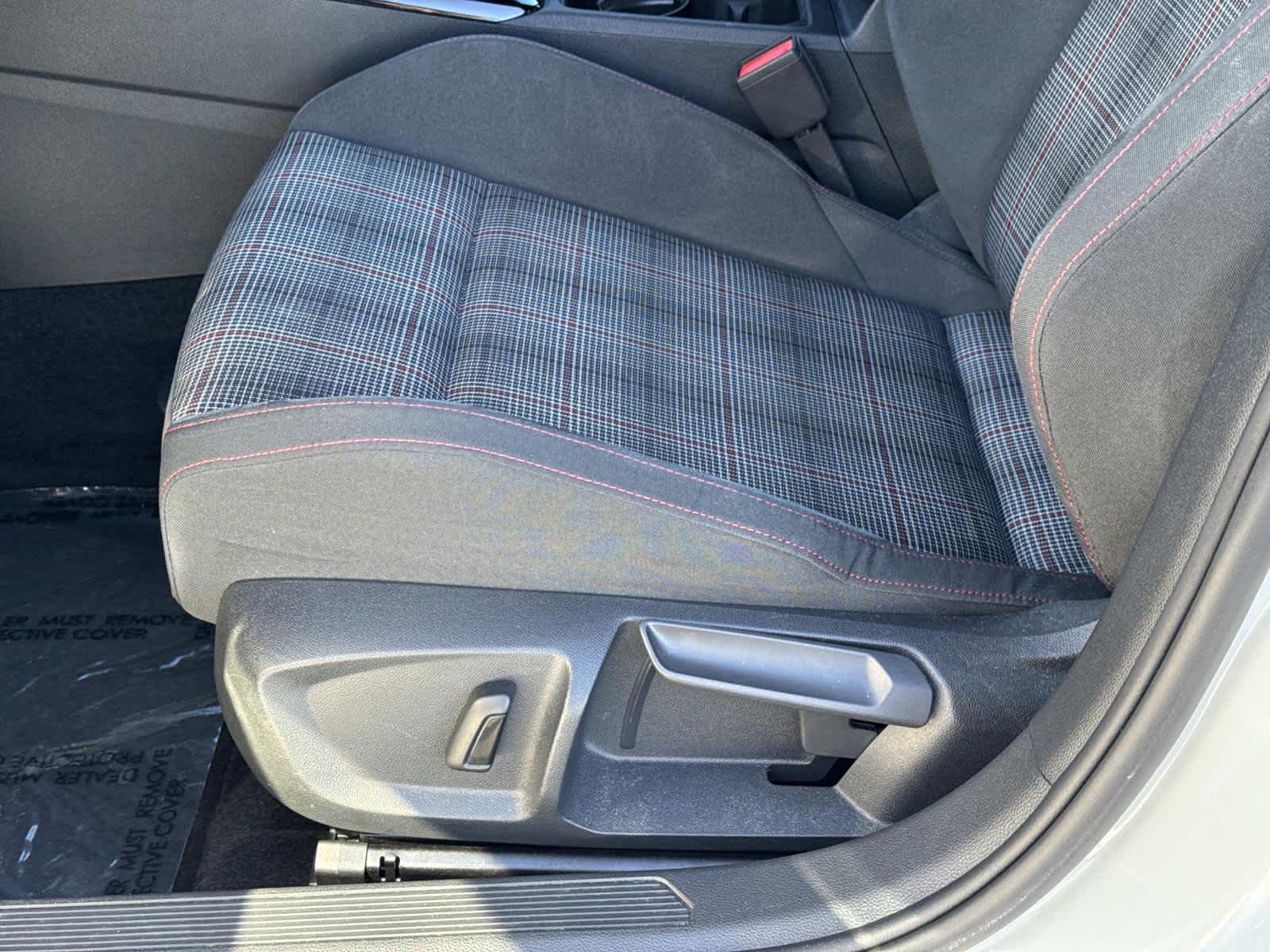 2024 Volkswagen Golf GTI SE